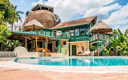 Award-winning jungle lodge for sale near Belmopan Hotel - Resort - B&B